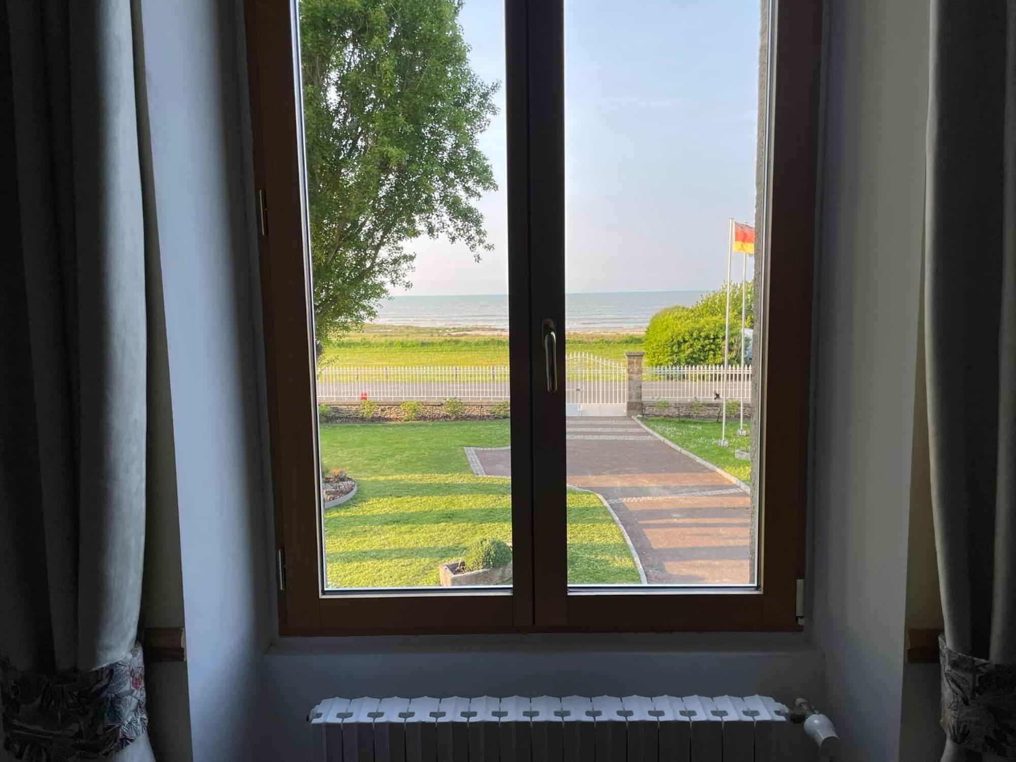Hotel La Salmonière Le Vivier-sur-Mer Esterno foto